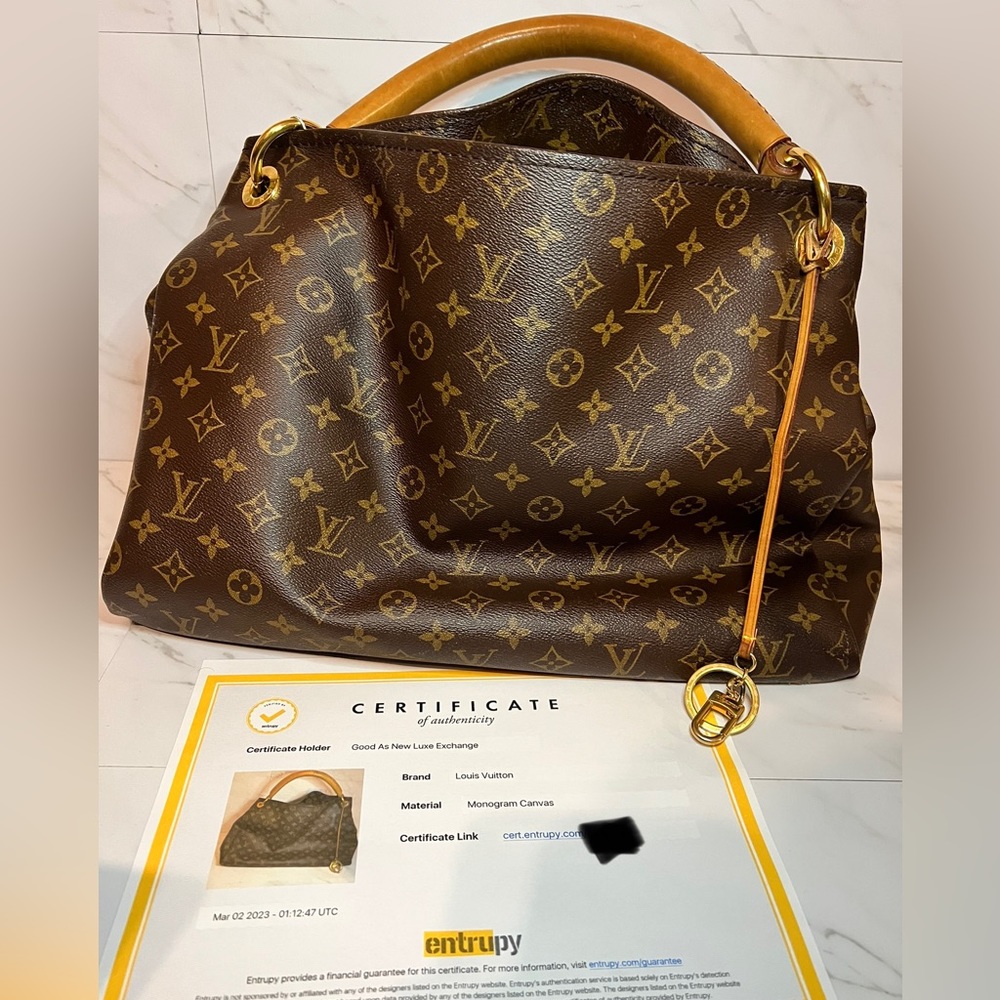 *sold* Louis Vuitton Artsy monogram